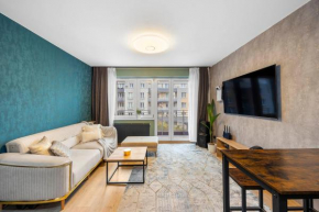 Klimasa Modern and Comfortable 4K TV, PlayStation ,Netflix